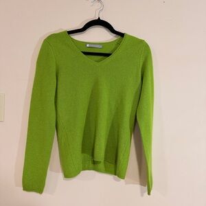 Cashmere Bright Green 100% Cashmere V-Neck Sweater – Size Small